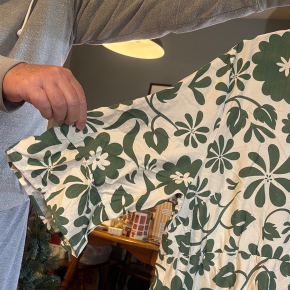 NWOT-Floral Green and White Women's Maxi  Dress - Picture 5 of 9